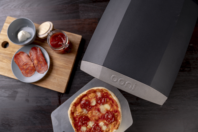 Ooni Koda 12 est un petit four à pizza portatif extérieur facile à utiliser, pour le pizzaiolo débutant.